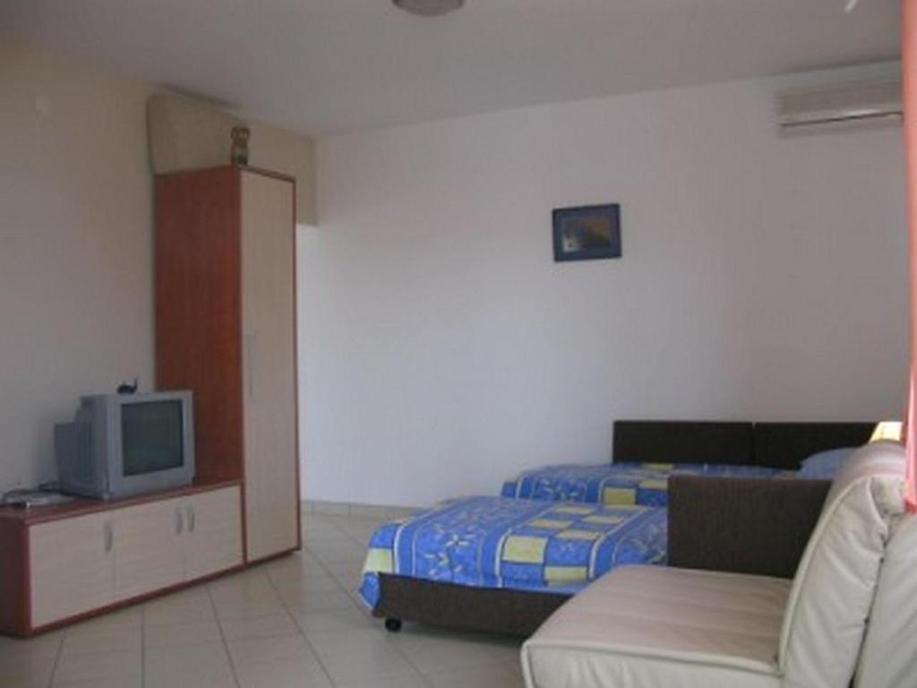 Apartments With A Parking Space Barbat, Rab - 16816 Barbat na Rabu Buitenkant foto
